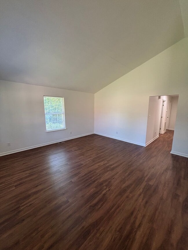 Photo - Freshly Renovated Cottage!