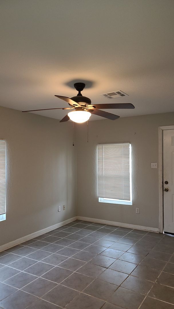 Photo - 2/1 Available Now