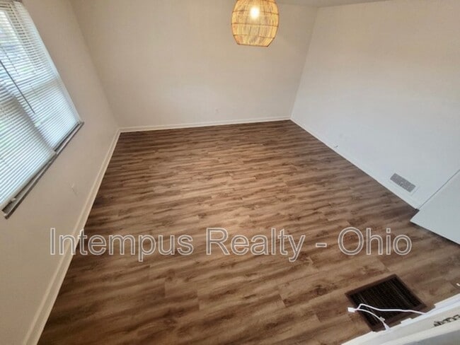 Photo - 1060 Sells Ave