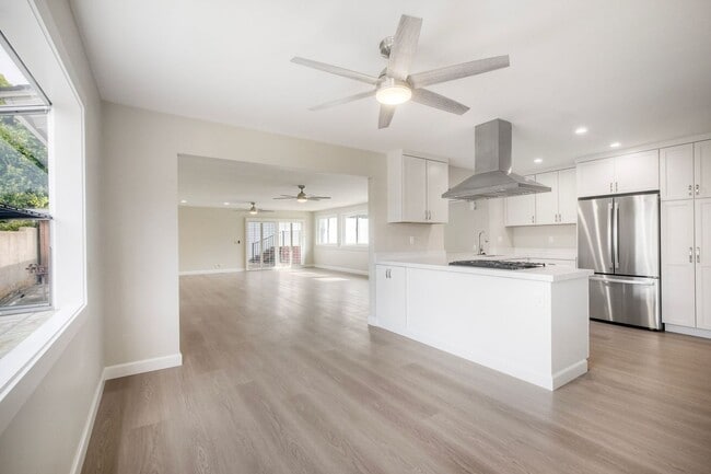 Building Photo - 4Bed/2Bath Remodeled Home in Carlsbad with a Pool~ Trieste