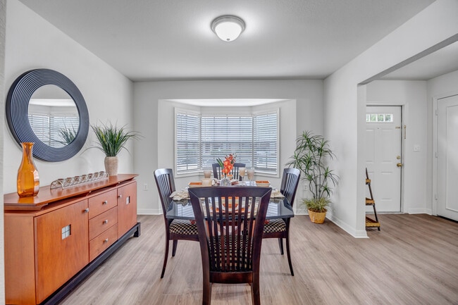 L2A - 3Bd 2.5Ba - Carlton Arms of Winter Haven