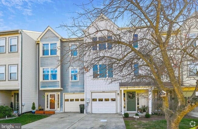 Building Photo - 933 Oakmoor Dr Rental
