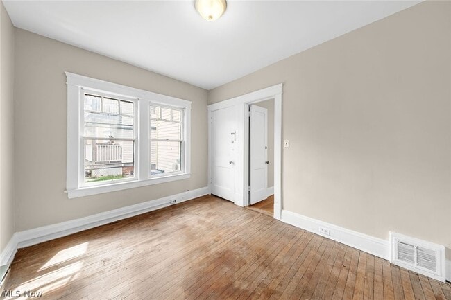 Building Photo - 1695 Glenmont Rd Unit Lower