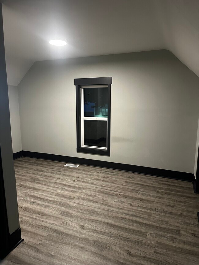 Photo - 111 N Melvin St