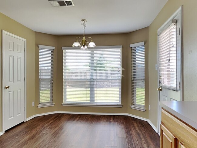 Photo - 112 Chesterfield Cir