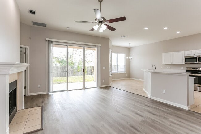 882 Lord Nelson Blvd