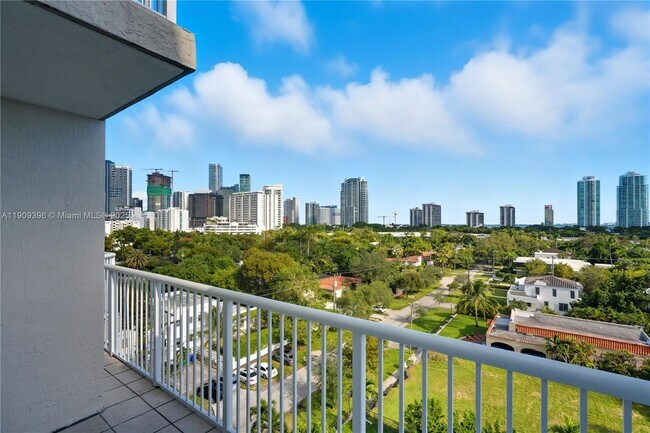 Photo - 280 SW 20th Rd Unidad 902