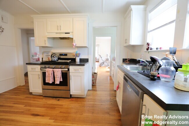 Photo - 34 Ranelegh Rd Unit 2