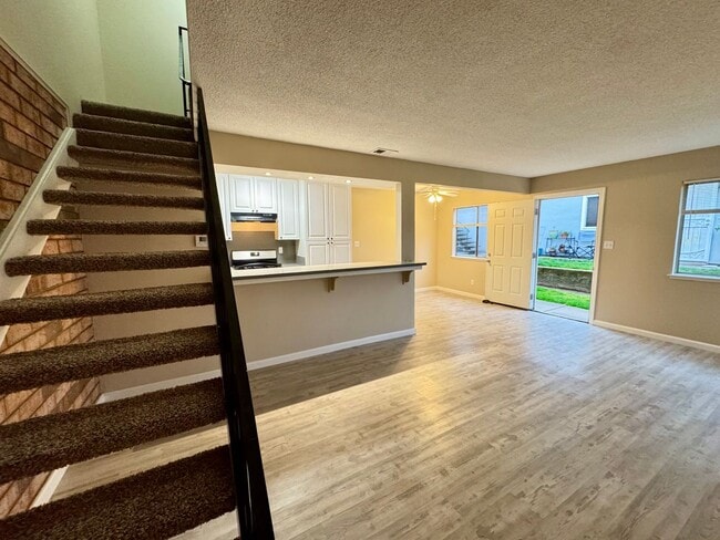 Photo - Cozy condo in Auburn