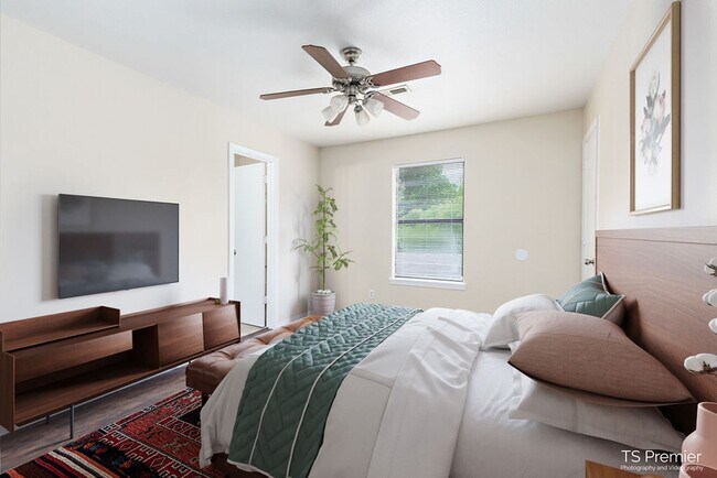 Photo - 3 bedroom Townhouse in east Fayetteville