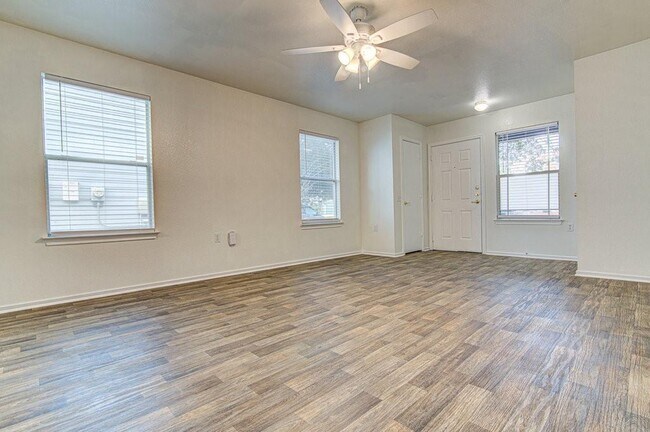 Photo - 7505 Aspen Brook Dr