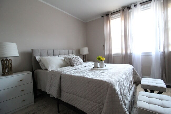 Photo - 800 Monroe Ave