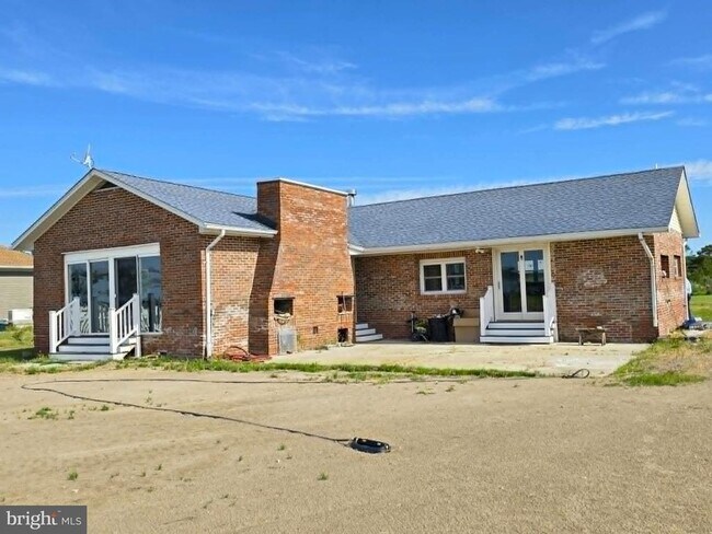 Photo - 22931 Steele Dr
