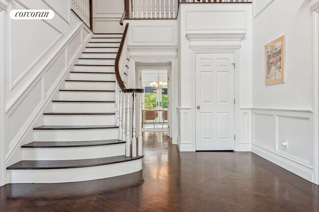 Photo - 34 Redcoats Ln