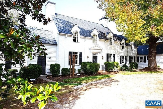 Building Photo - 640 Ivy Ln