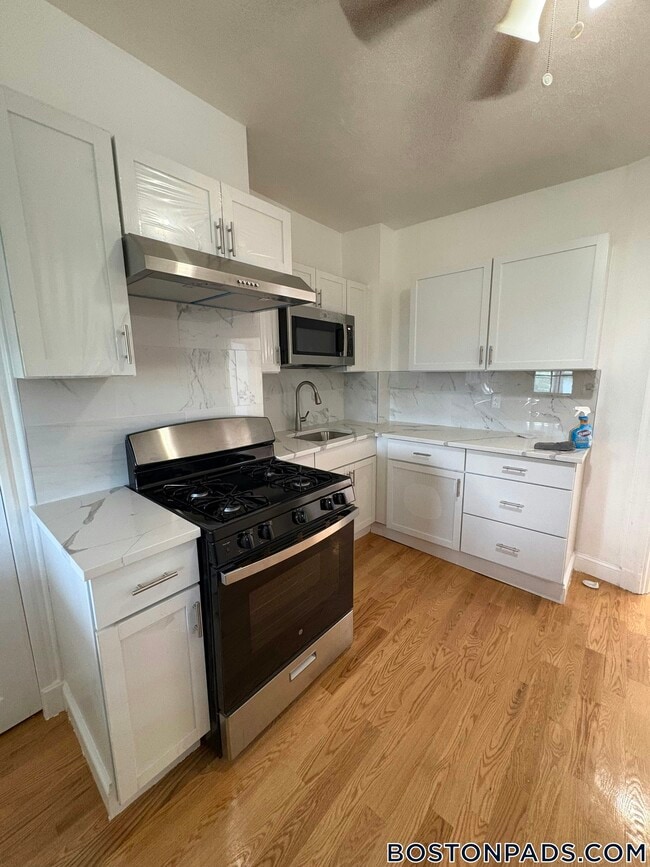 Building Photo - 200 Highland St