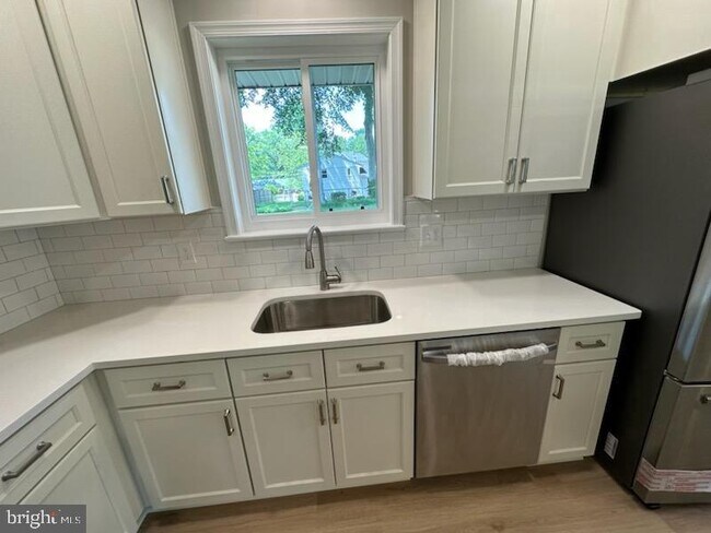 Photo - 7504 Gresham St