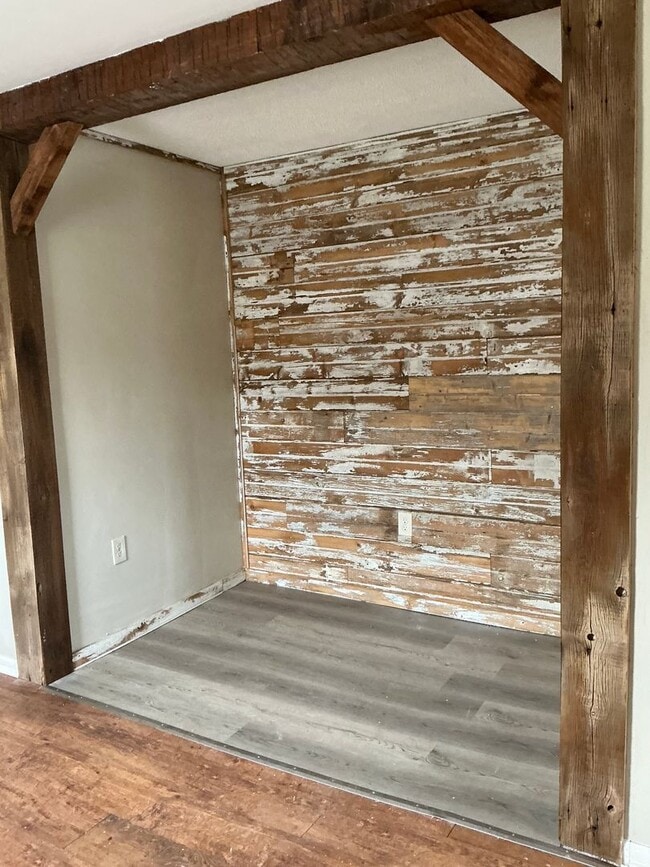 Photo - 167 S Main St