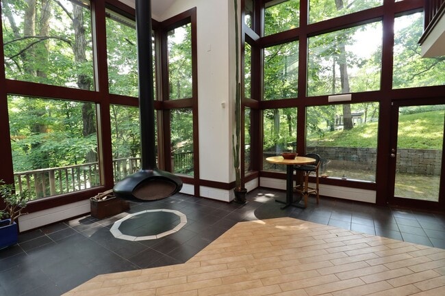 Photo - White River Access, Vaulted Ceilings, Natu...