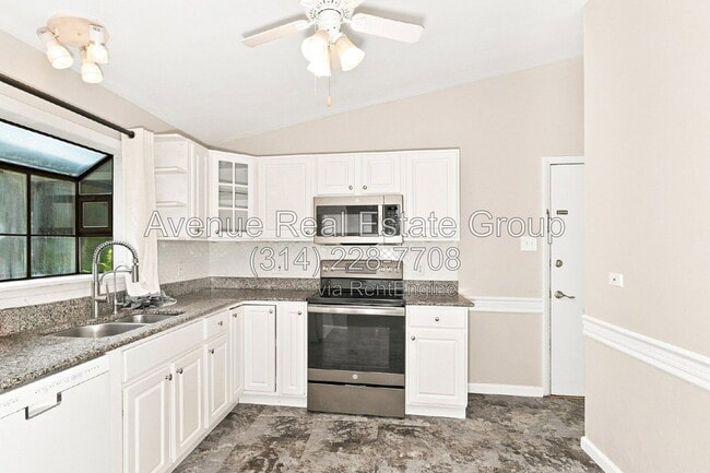 Photo - 9534 Grandview Dr