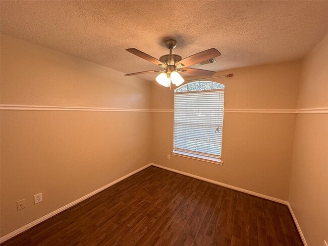 Photo - 3734 Paigewood Dr