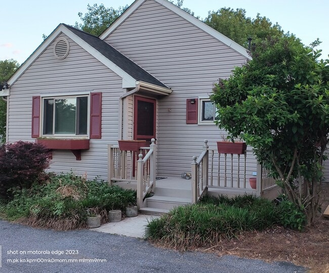Building Photo - 32472 McCary Rd Unit roxana apt