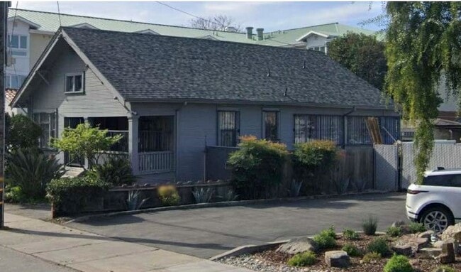 Photo - 409 Meridian Ave