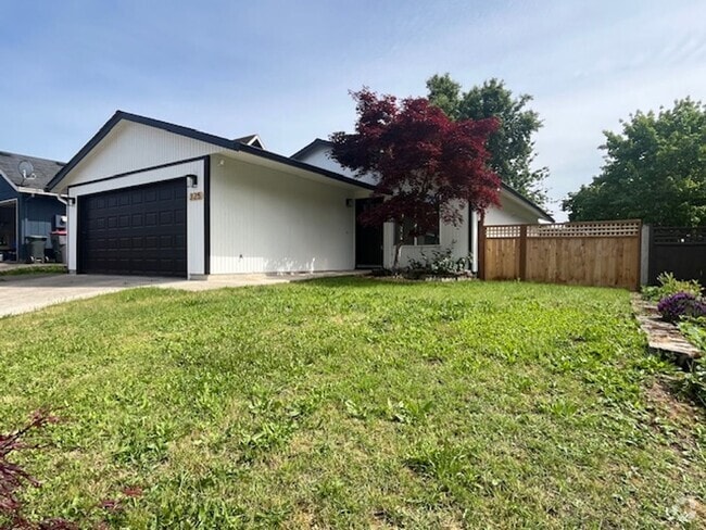 Building Photo - 3 Bedroom 2 Bath Lafayette OR 97127 Rental