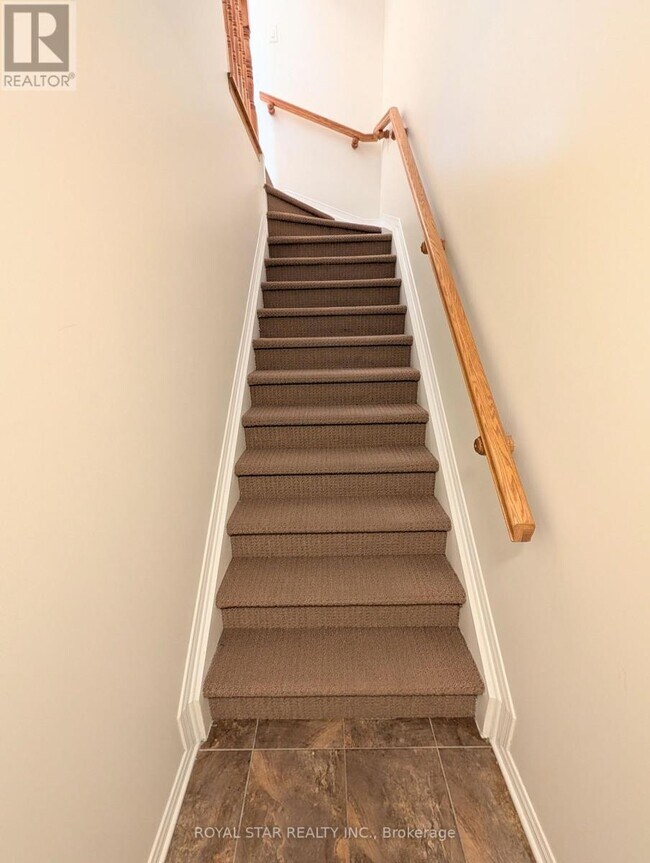 Photo - 241 Keltie Private