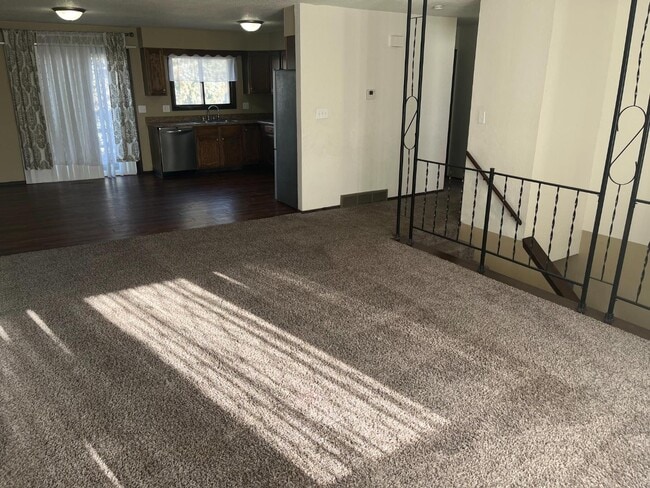 Photo - 5400 W 44th St