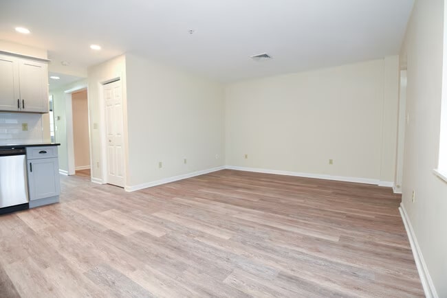 Photo - 151 NY-32 S Unit 10