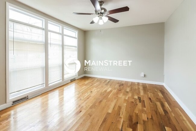 Photo - 3 Bedroom Pet-Friendly Home in Belton, MO with Main Street Renewal