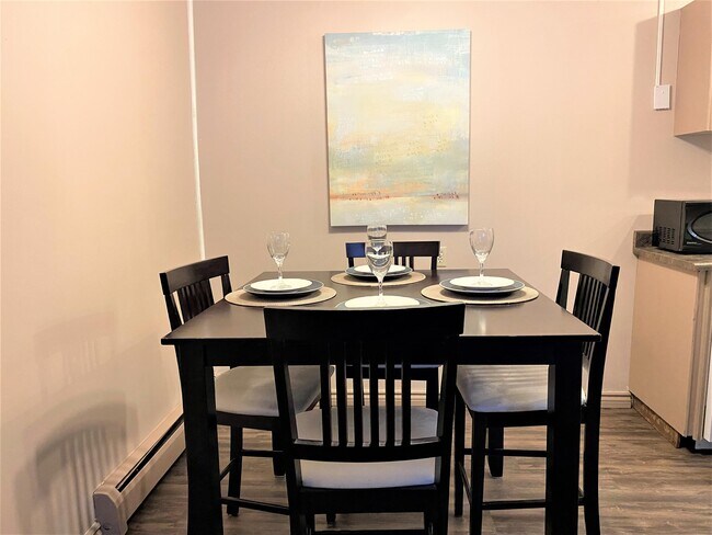 Photo - 10735-10735-127 127 St Unit 103.F