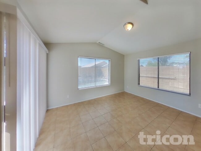 Photo - 8625 W Chickasaw St