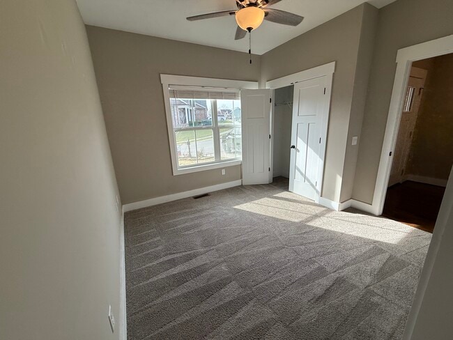 Photo - 1124 Cross Pointe Dr