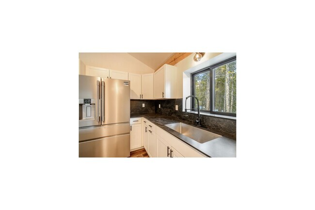 Building Photo - New Construction! Great Views! Deck! 20 mi... Rental