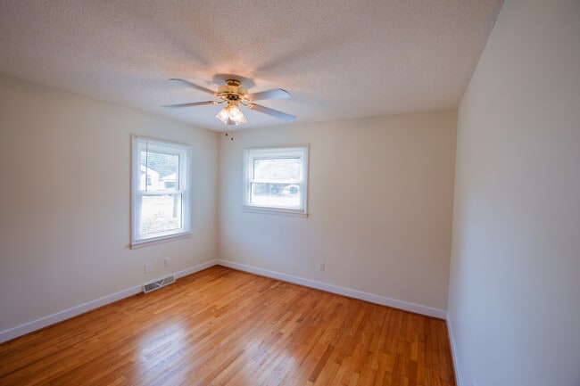Photo - 120 Brooks St
