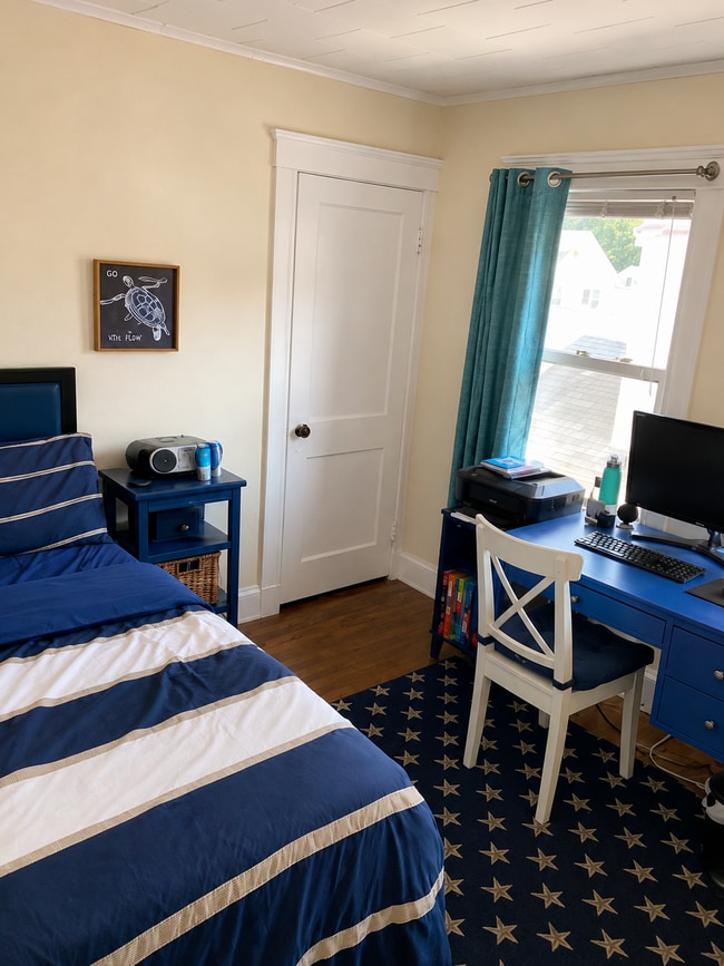 Photo - 119 Burget Ave Unit Gorgeous 3 Bedroom Apartment for June 2027!