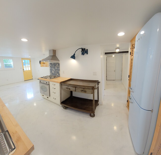 Photo - 197 Boulevard St Unit 2