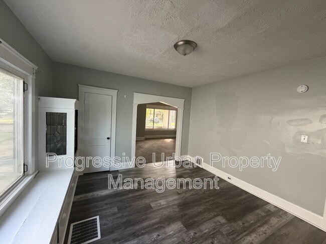 13709 Rugby Rd