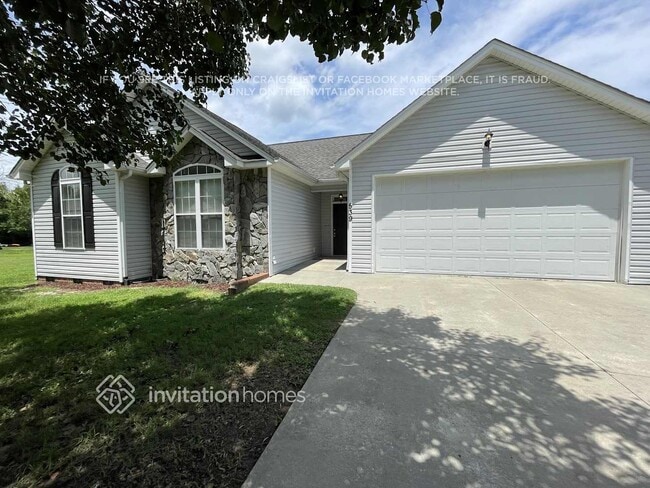 Photo - 539 Fernway Dr House