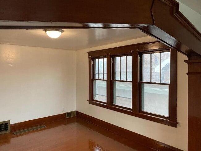 137 Lasalle Ave