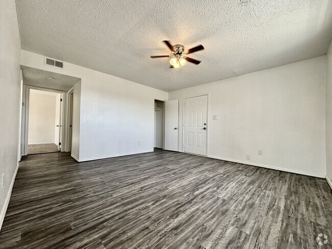 Building Photo - Candlewood Apartments