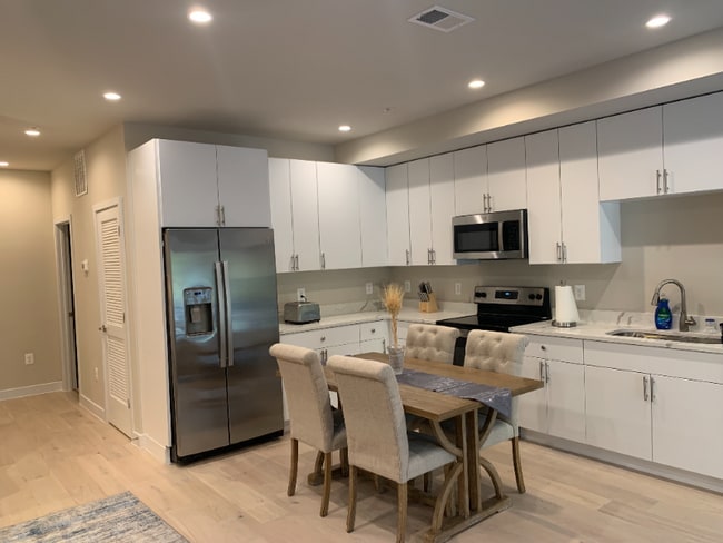 Photo - 2512 Elvans Rd SE Unit 1