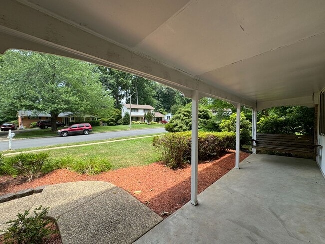 Photo - Spacious 4 Bed 3 Bath Home With Fully Fenc...