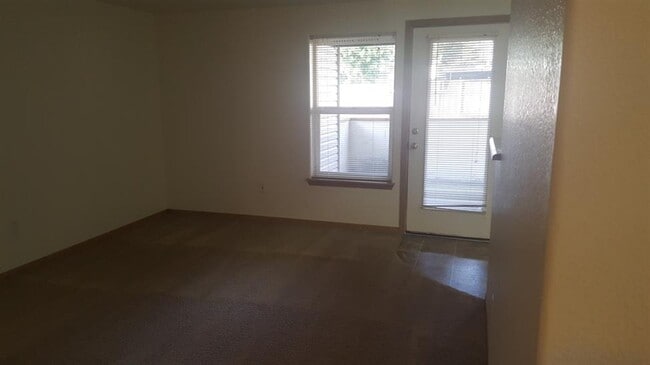 Creekside Villa Apartments