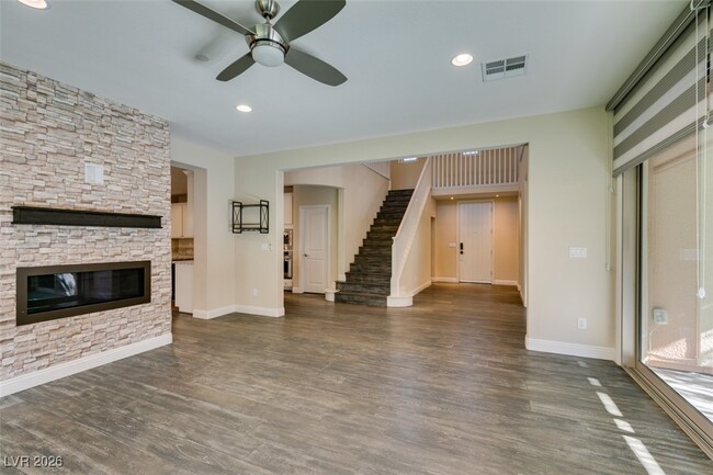 Photo - 2497 Birch Hollow St