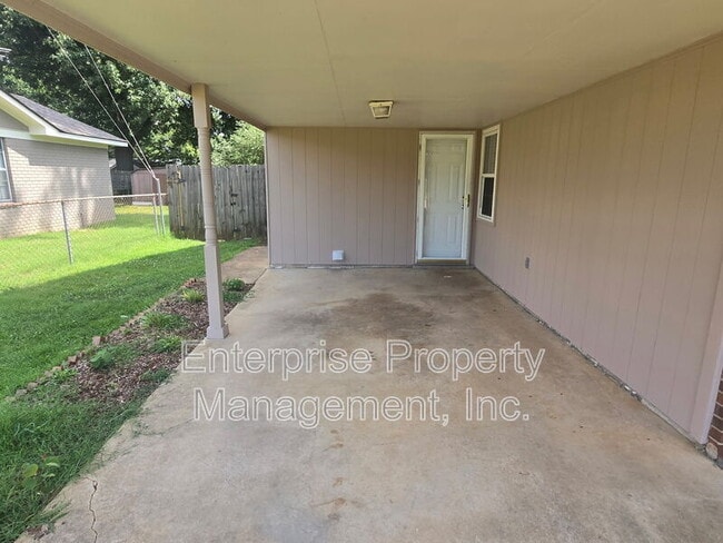 Photo - 6967 Dawnhill Rd