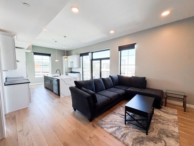 Photo - 2635 Penn Ave Unit 2635 Penn Avenue  401