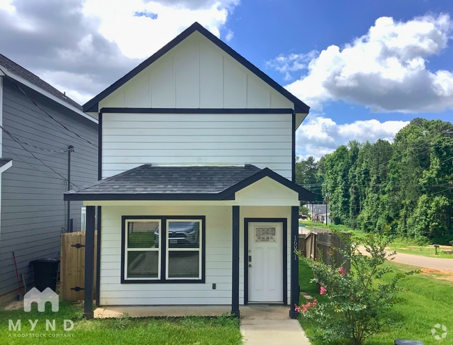 Building Photo - 16991 Balmoral St Rental